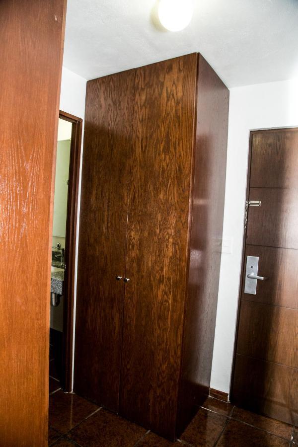 Booking Dioh Монтеррей Екстер'єр фото