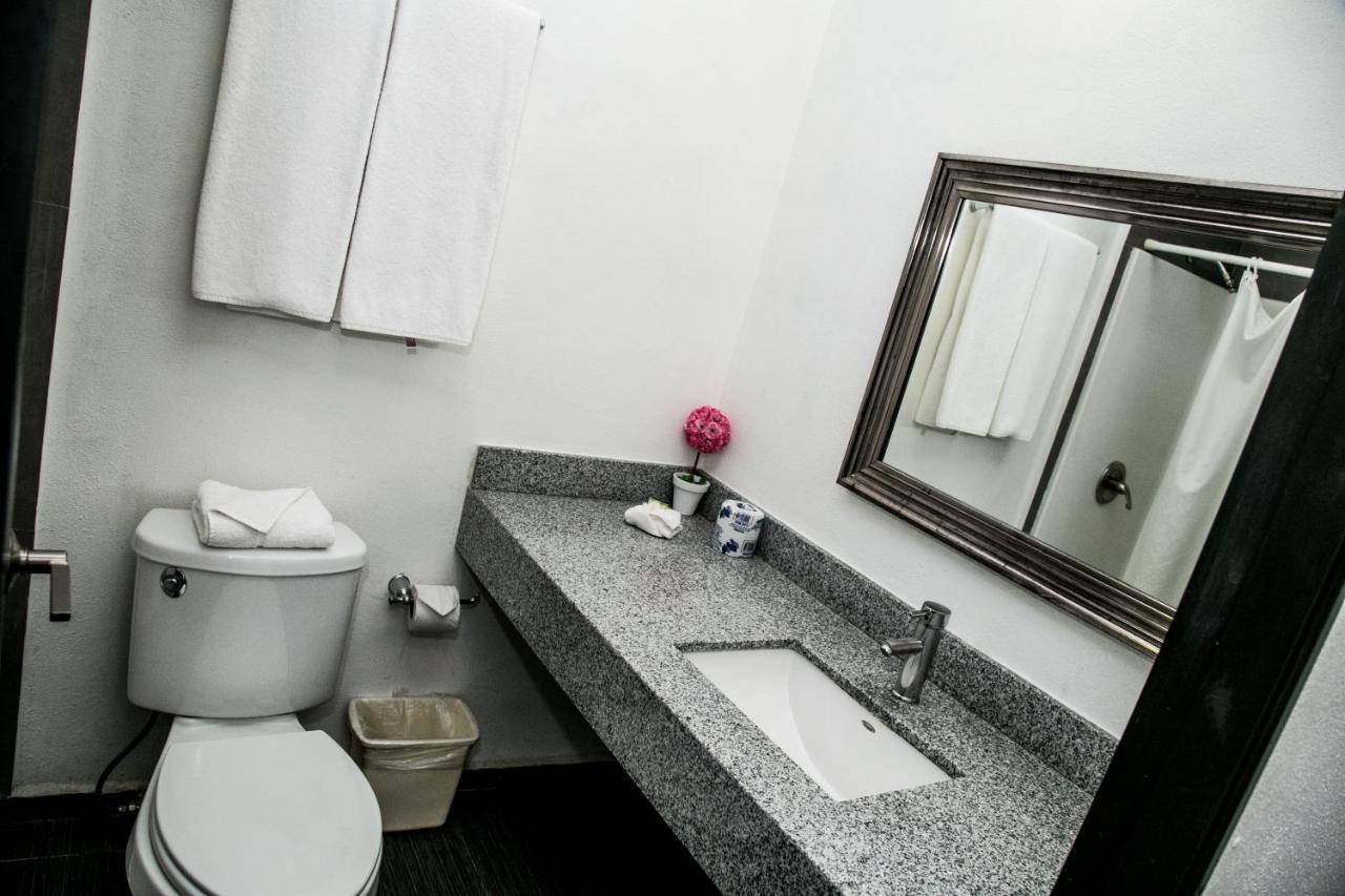 Booking Dioh Монтеррей Екстер'єр фото