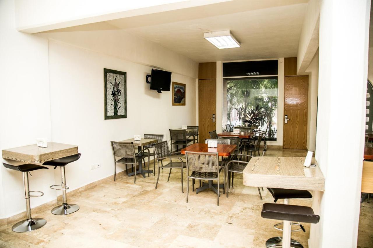Booking Dioh Монтеррей Екстер'єр фото