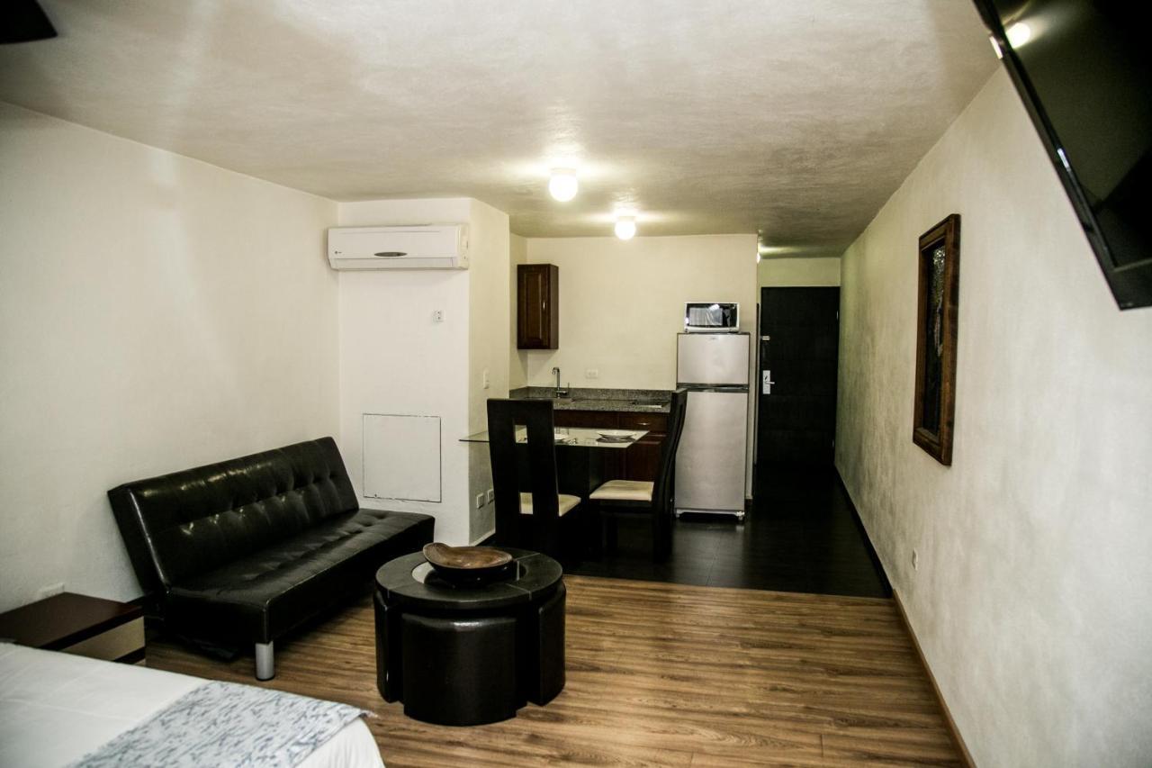 Booking Dioh Монтеррей Екстер'єр фото