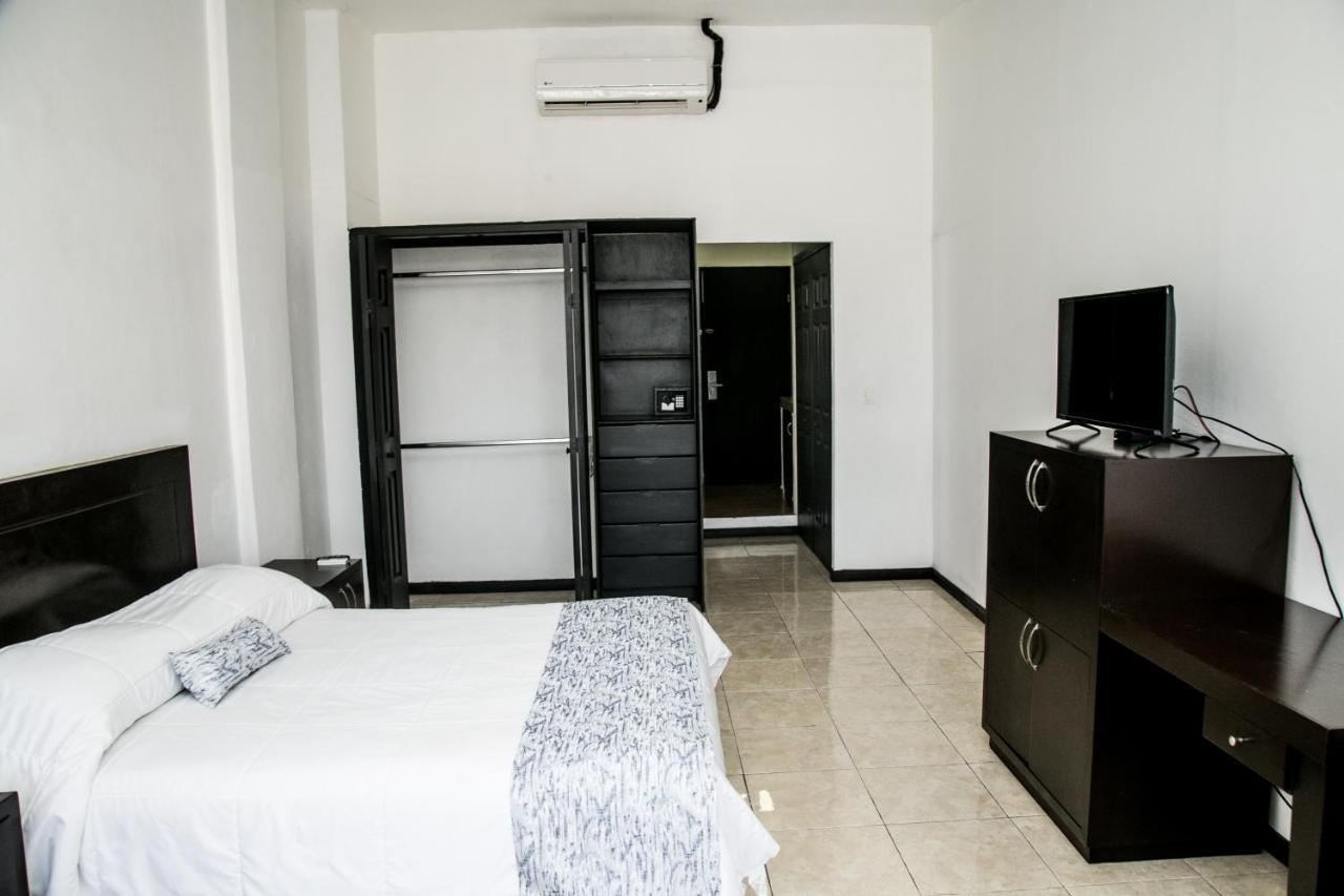 Booking Dioh Монтеррей Екстер'єр фото