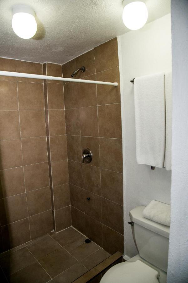 Booking Dioh Монтеррей Екстер'єр фото